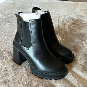 Steve Madden women’s Kat black heeled boots